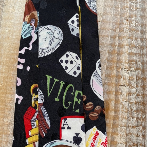 Nicole Miller "Vices" “Vice” Necktie Dated 1990 - Hand Sewn 100% Silk Tie - Picture 11 of 14